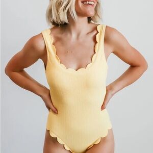 Chic Yellow Scalloped One-Piece Swimsuit